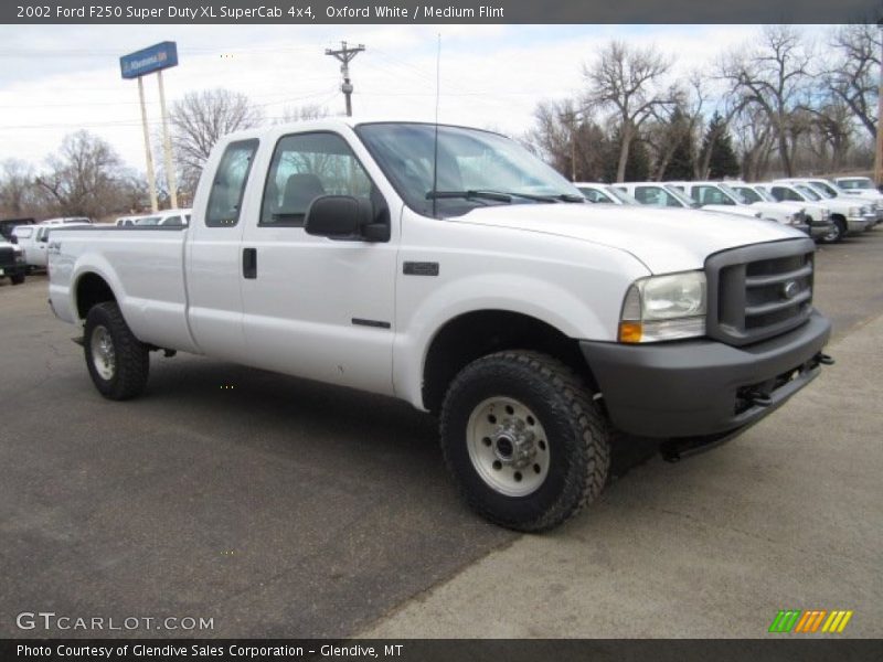 Front 3/4 View of 2002 F250 Super Duty XL SuperCab 4x4