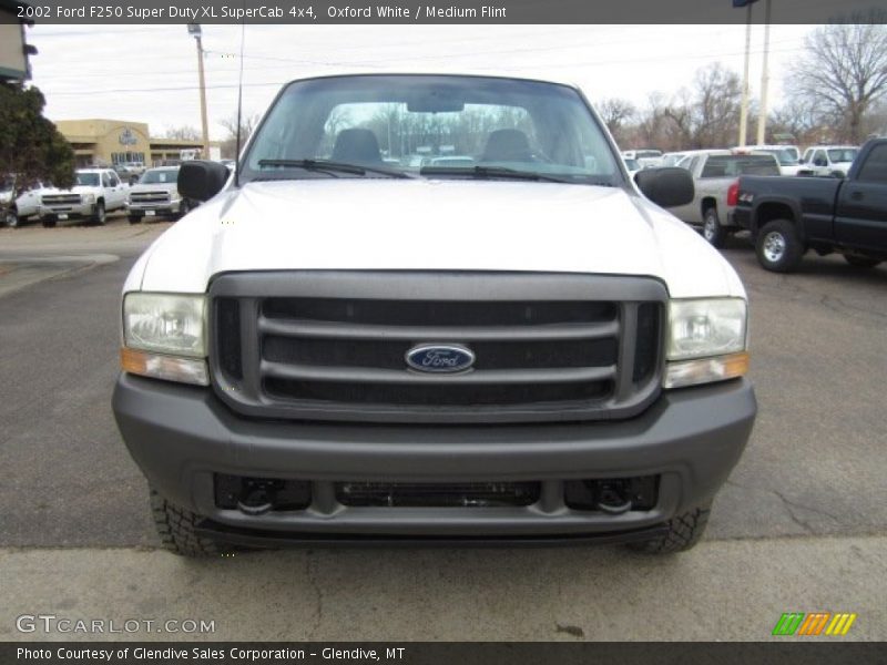 Oxford White / Medium Flint 2002 Ford F250 Super Duty XL SuperCab 4x4