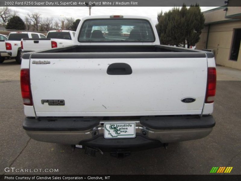 Oxford White / Medium Flint 2002 Ford F250 Super Duty XL SuperCab 4x4