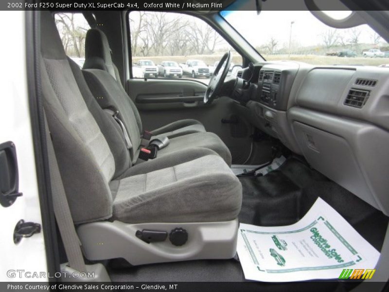 Oxford White / Medium Flint 2002 Ford F250 Super Duty XL SuperCab 4x4