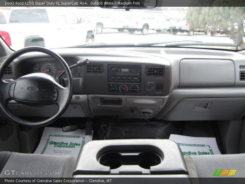 Oxford White / Medium Flint 2002 Ford F250 Super Duty XL SuperCab 4x4
