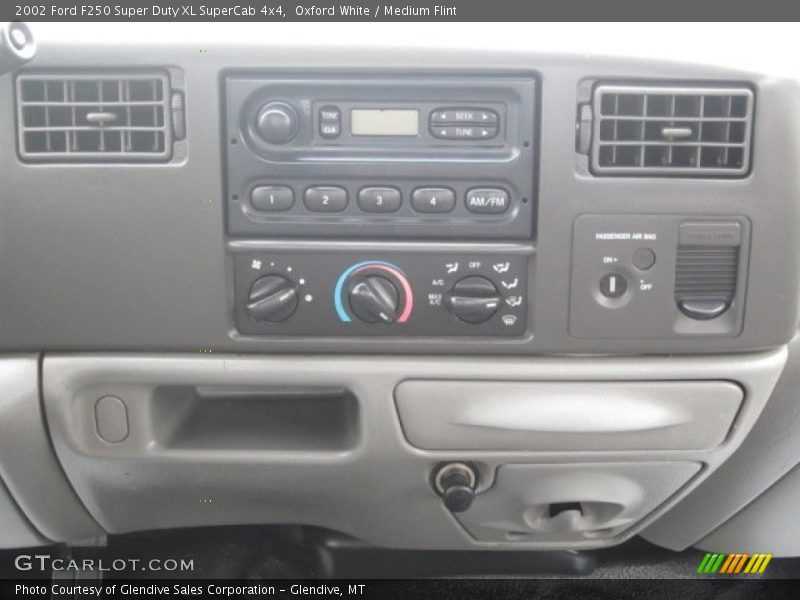 Oxford White / Medium Flint 2002 Ford F250 Super Duty XL SuperCab 4x4