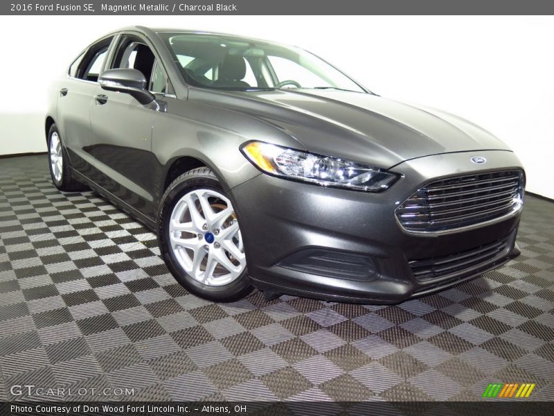 Magnetic Metallic / Charcoal Black 2016 Ford Fusion SE