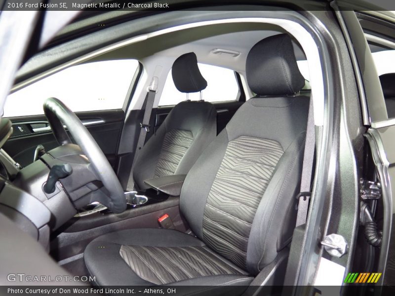 Magnetic Metallic / Charcoal Black 2016 Ford Fusion SE