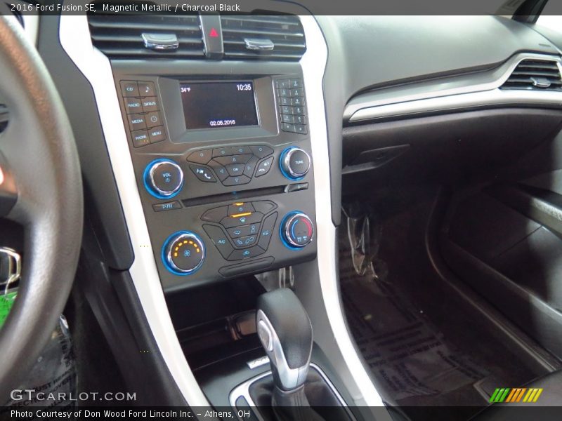Magnetic Metallic / Charcoal Black 2016 Ford Fusion SE