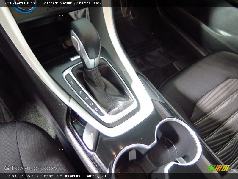 Magnetic Metallic / Charcoal Black 2016 Ford Fusion SE