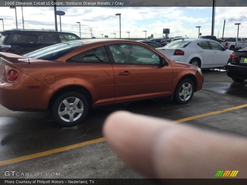 Sunburst Orange Metallic / Gray 2006 Chevrolet Cobalt LS Coupe