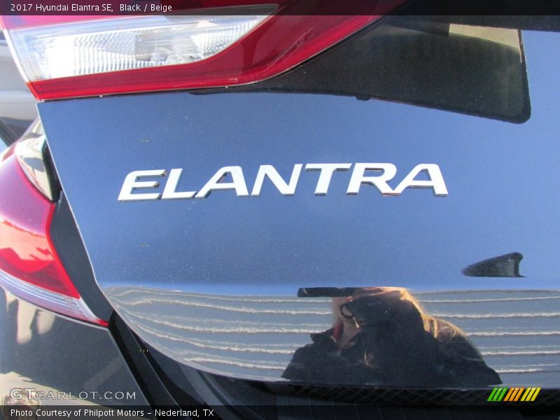 Black / Beige 2017 Hyundai Elantra SE