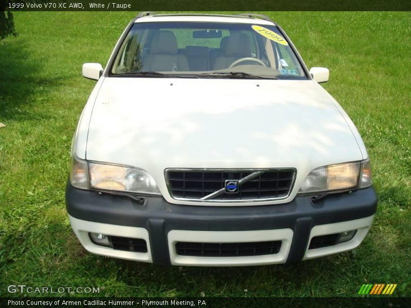 White / Taupe 1999 Volvo V70 XC AWD