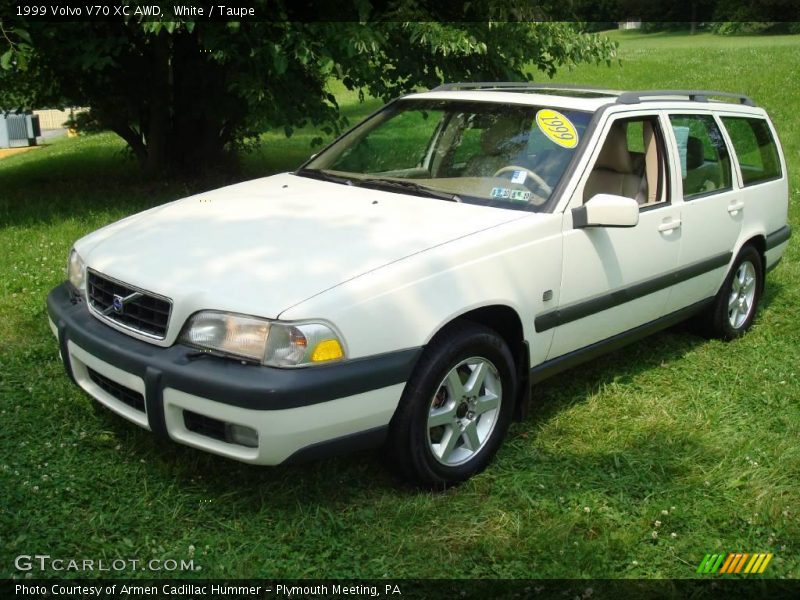 White / Taupe 1999 Volvo V70 XC AWD