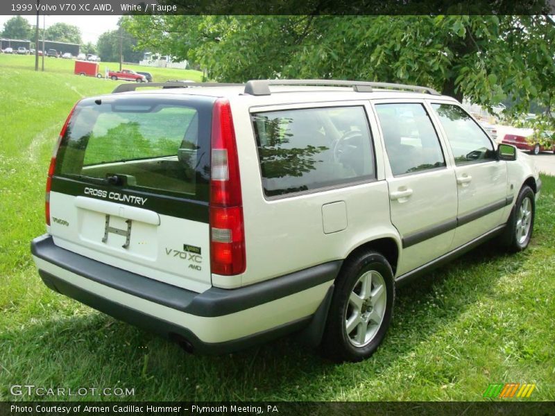 White / Taupe 1999 Volvo V70 XC AWD