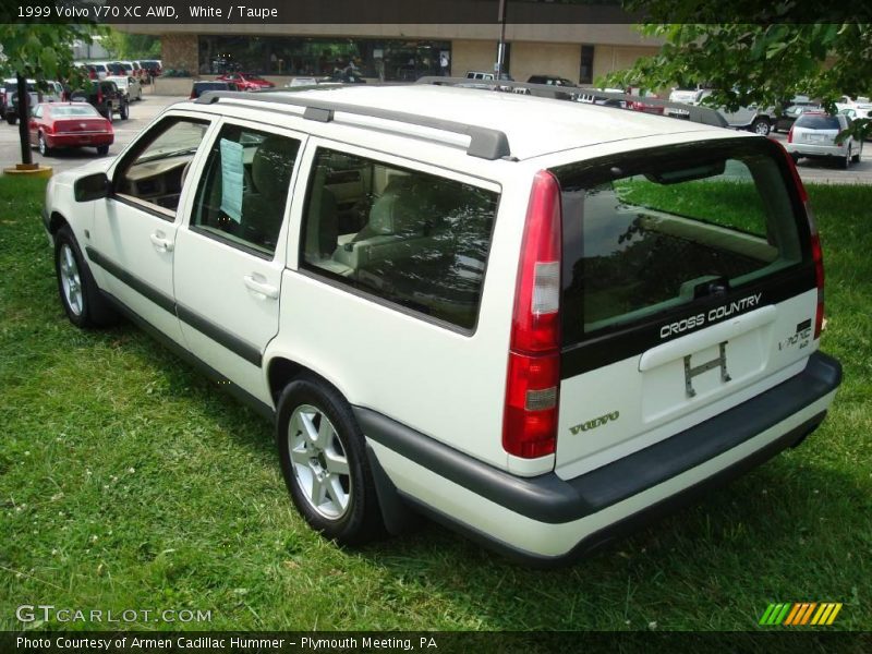 White / Taupe 1999 Volvo V70 XC AWD