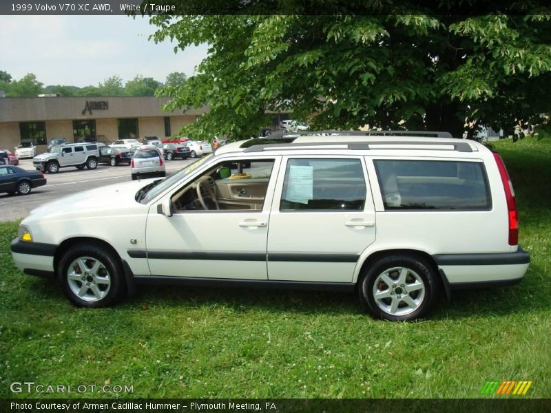 White / Taupe 1999 Volvo V70 XC AWD