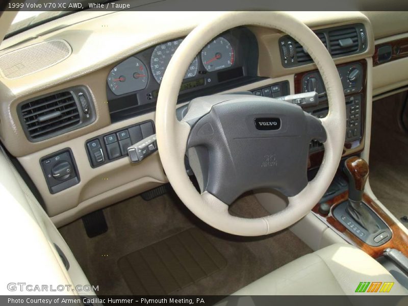 White / Taupe 1999 Volvo V70 XC AWD