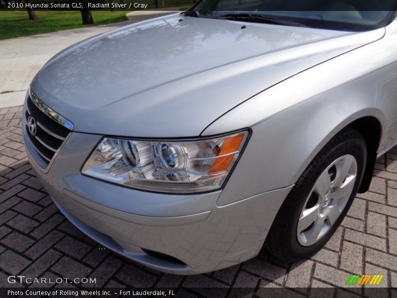 Radiant Silver / Gray 2010 Hyundai Sonata GLS