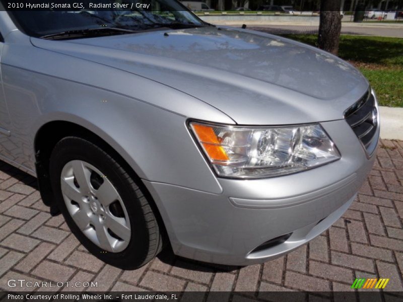 Radiant Silver / Gray 2010 Hyundai Sonata GLS