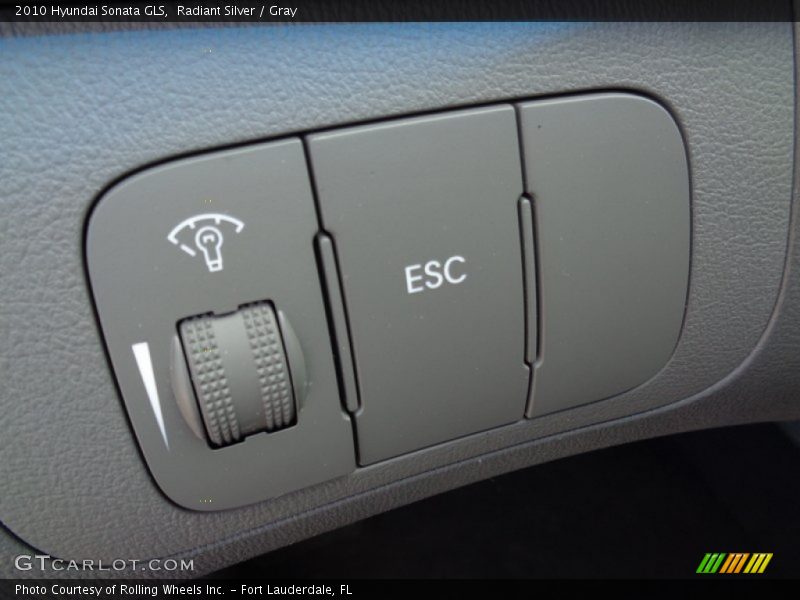 Radiant Silver / Gray 2010 Hyundai Sonata GLS