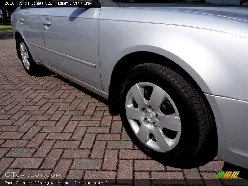 Radiant Silver / Gray 2010 Hyundai Sonata GLS