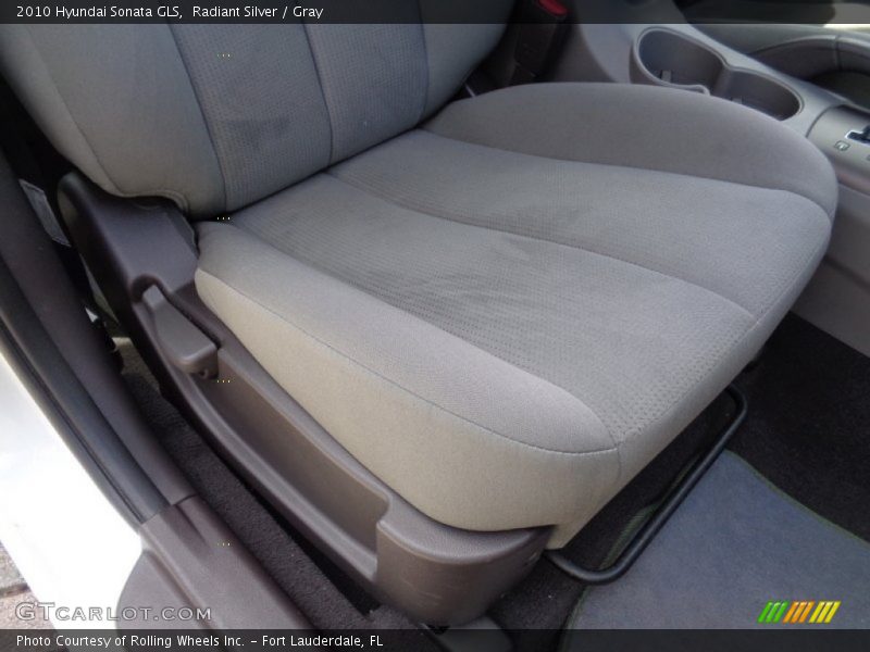 Radiant Silver / Gray 2010 Hyundai Sonata GLS