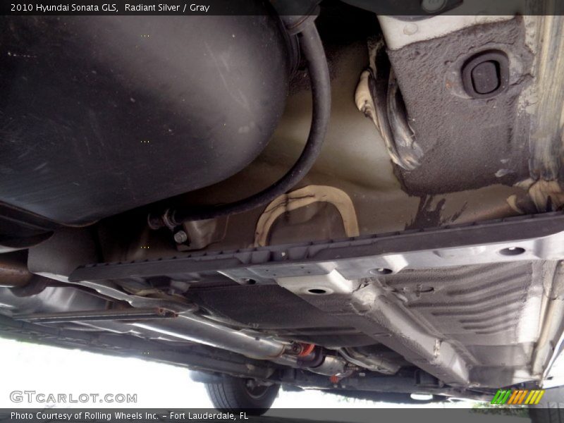 Radiant Silver / Gray 2010 Hyundai Sonata GLS
