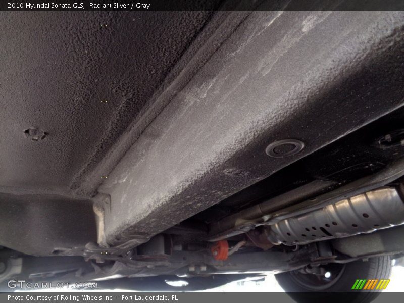 Radiant Silver / Gray 2010 Hyundai Sonata GLS