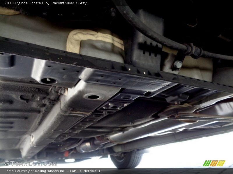 Radiant Silver / Gray 2010 Hyundai Sonata GLS