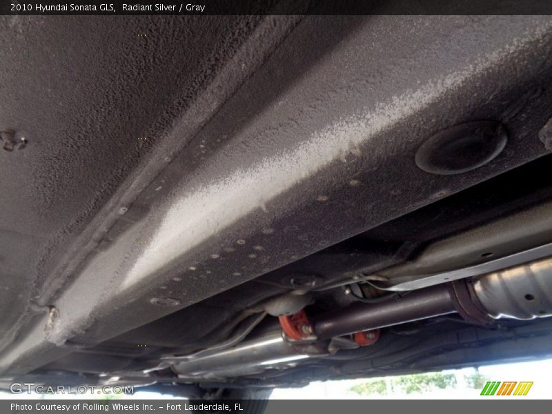 Radiant Silver / Gray 2010 Hyundai Sonata GLS