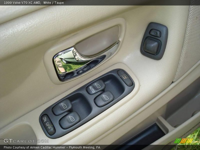 White / Taupe 1999 Volvo V70 XC AWD