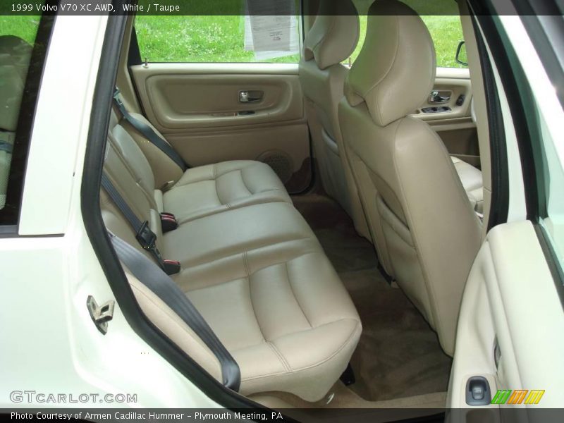 White / Taupe 1999 Volvo V70 XC AWD