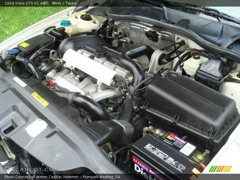 White / Taupe 1999 Volvo V70 XC AWD