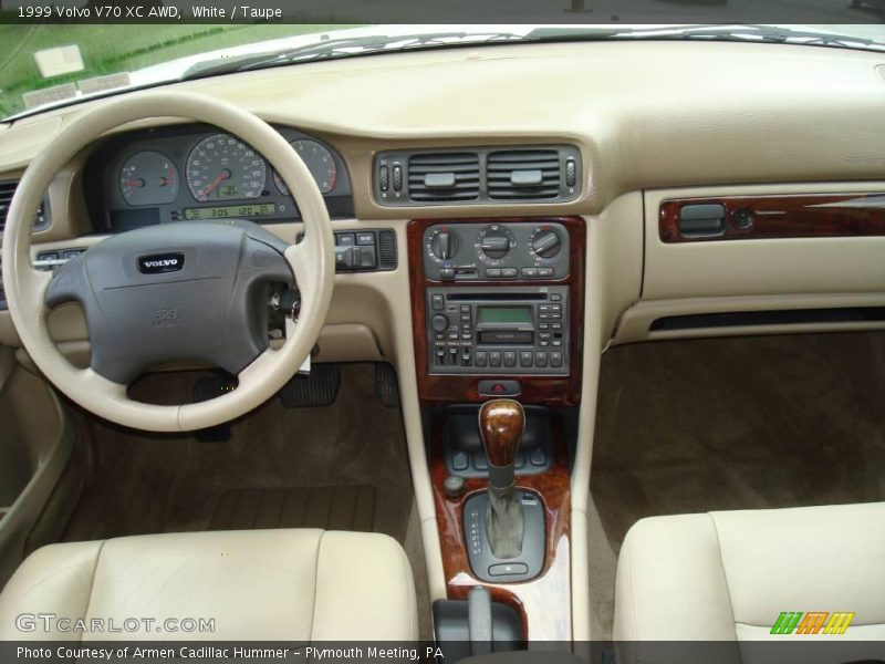 White / Taupe 1999 Volvo V70 XC AWD