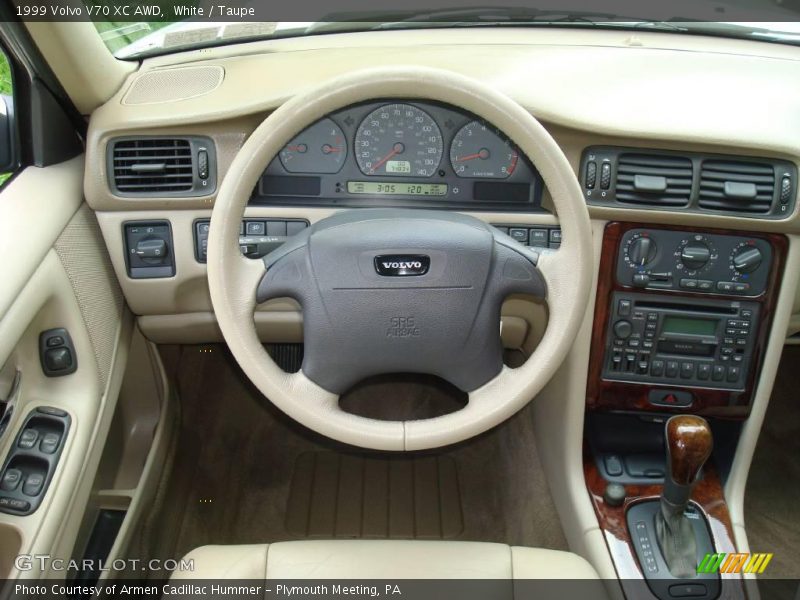 White / Taupe 1999 Volvo V70 XC AWD