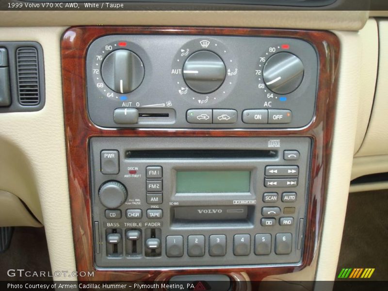 White / Taupe 1999 Volvo V70 XC AWD