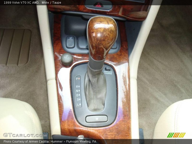White / Taupe 1999 Volvo V70 XC AWD