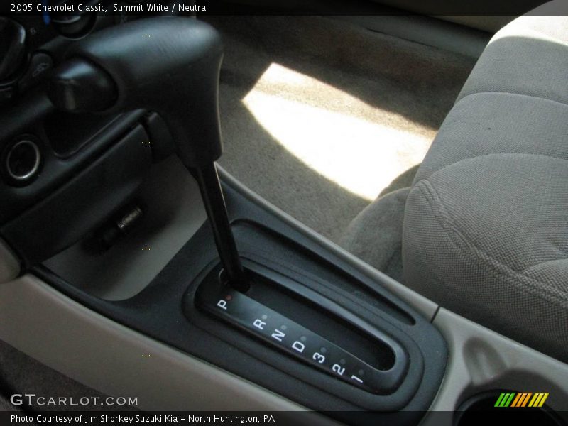 Summit White / Neutral 2005 Chevrolet Classic