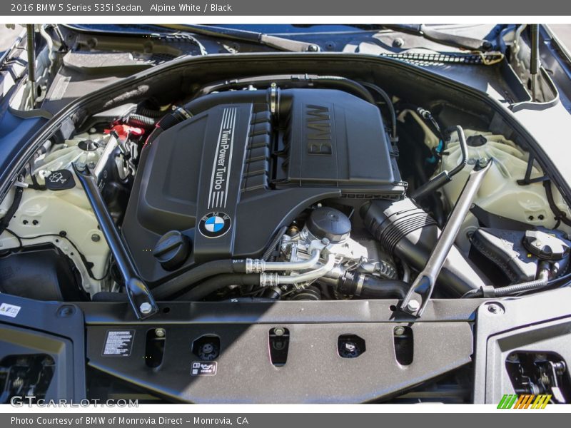 Alpine White / Black 2016 BMW 5 Series 535i Sedan