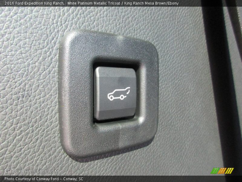 White Platinum Metallic Tricoat / King Ranch Mesa Brown/Ebony 2016 Ford Expedition King Ranch