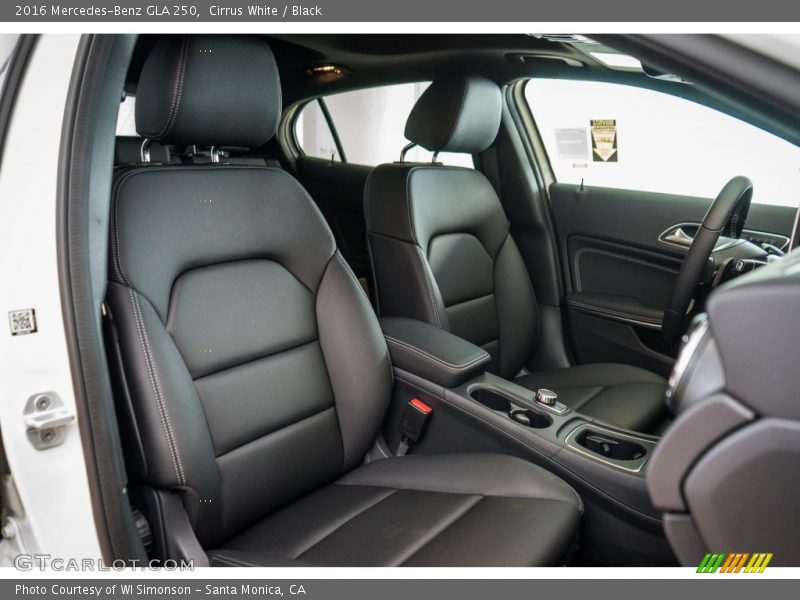Cirrus White / Black 2016 Mercedes-Benz GLA 250