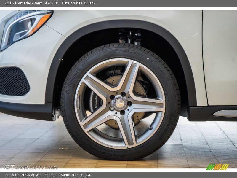 Cirrus White / Black 2016 Mercedes-Benz GLA 250