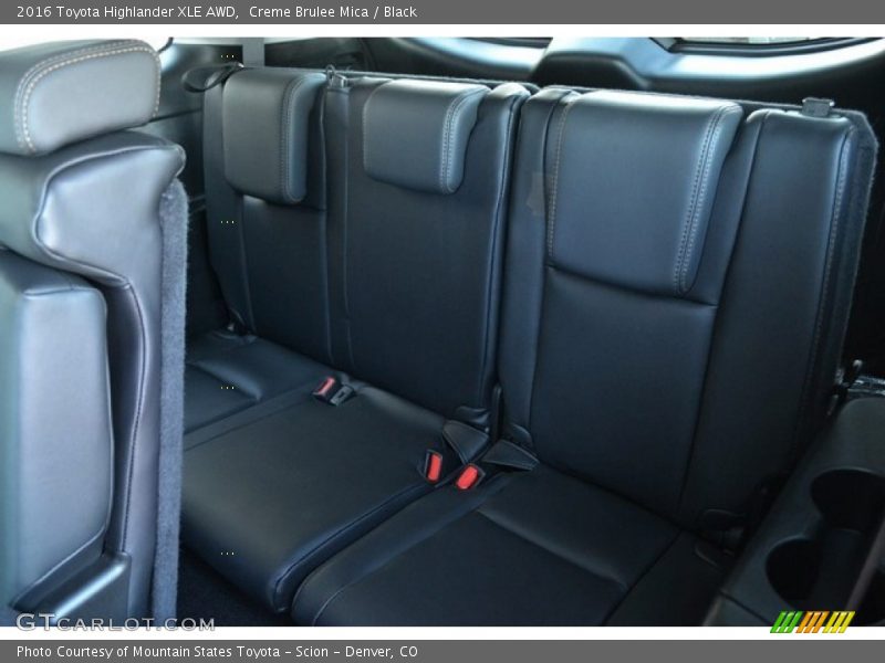 Creme Brulee Mica / Black 2016 Toyota Highlander XLE AWD