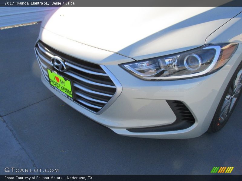 Beige / Beige 2017 Hyundai Elantra SE