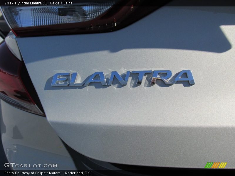Beige / Beige 2017 Hyundai Elantra SE