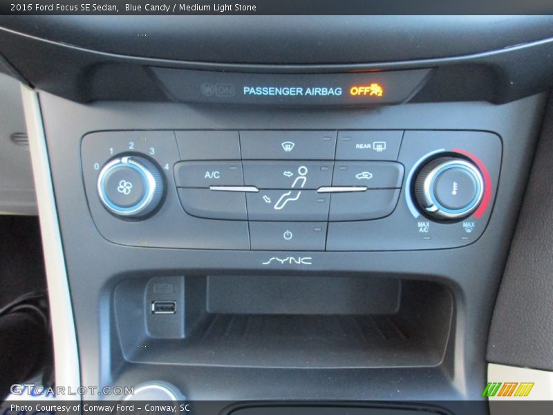 Blue Candy / Medium Light Stone 2016 Ford Focus SE Sedan