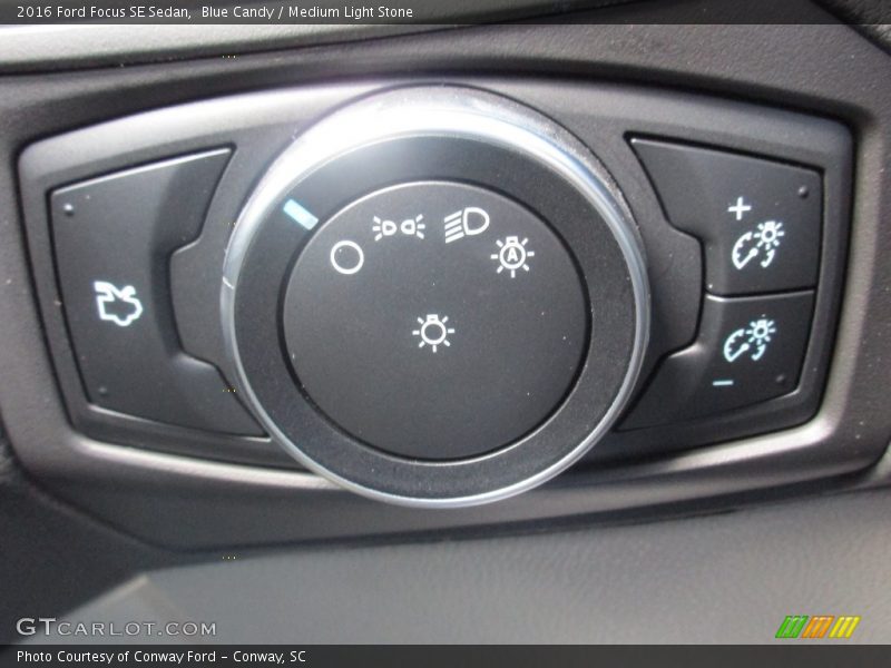 Blue Candy / Medium Light Stone 2016 Ford Focus SE Sedan