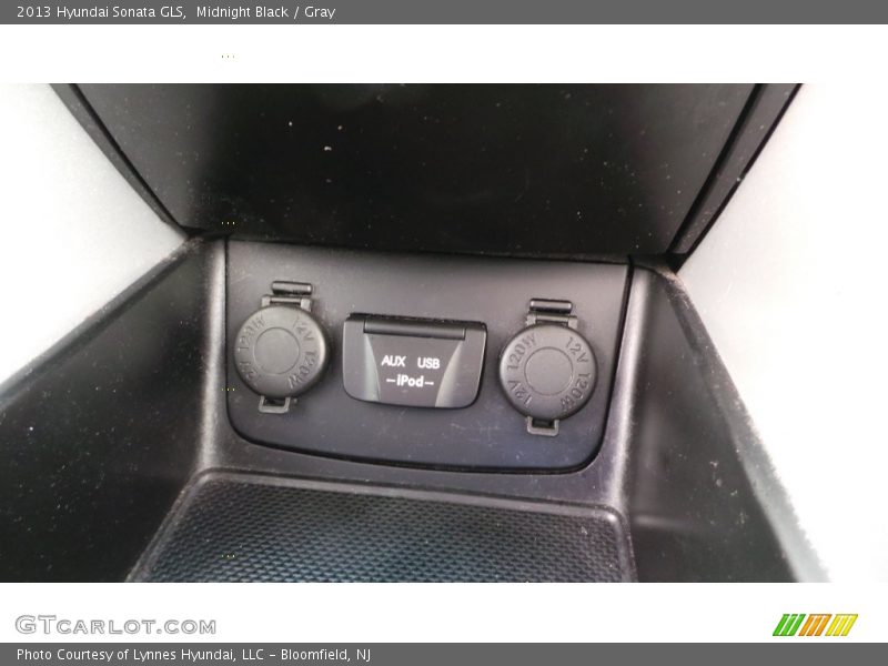 Midnight Black / Gray 2013 Hyundai Sonata GLS
