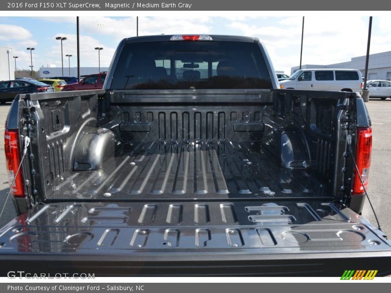 Magnetic / Medium Earth Gray 2016 Ford F150 XLT SuperCrew