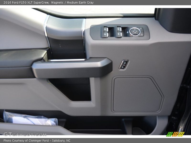 Magnetic / Medium Earth Gray 2016 Ford F150 XLT SuperCrew
