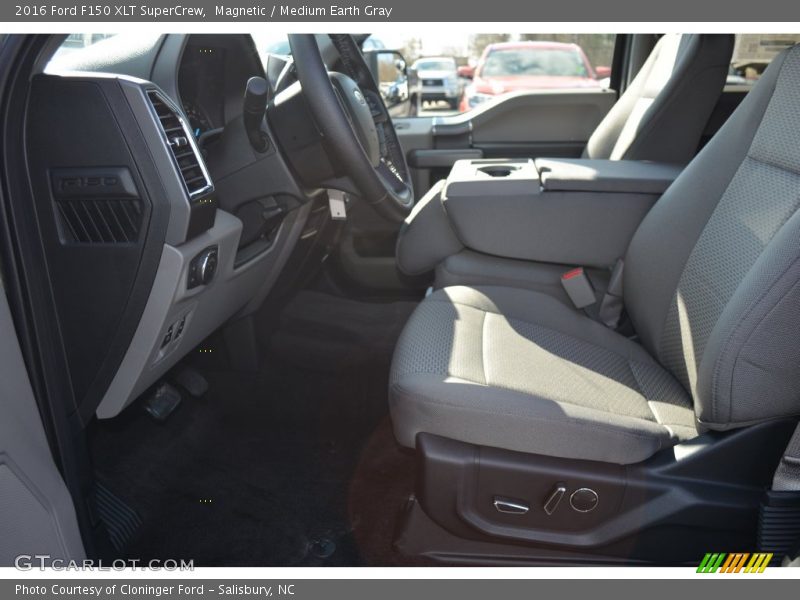 Magnetic / Medium Earth Gray 2016 Ford F150 XLT SuperCrew