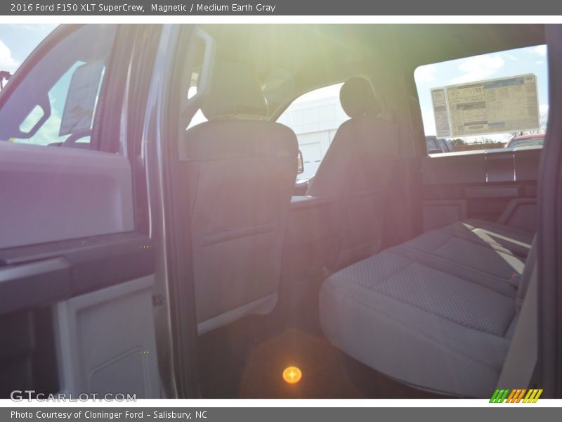 Magnetic / Medium Earth Gray 2016 Ford F150 XLT SuperCrew