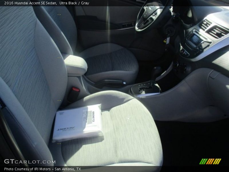 Ultra Black / Gray 2016 Hyundai Accent SE Sedan